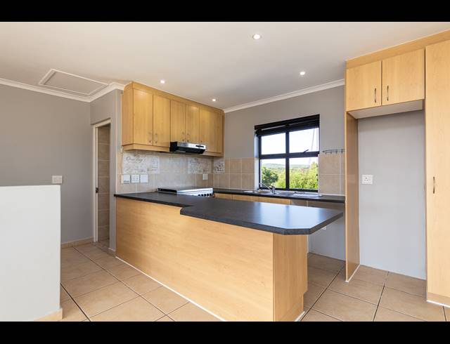 3 BEDROOM SEMI DETACHED TO LET IN BIG BAY